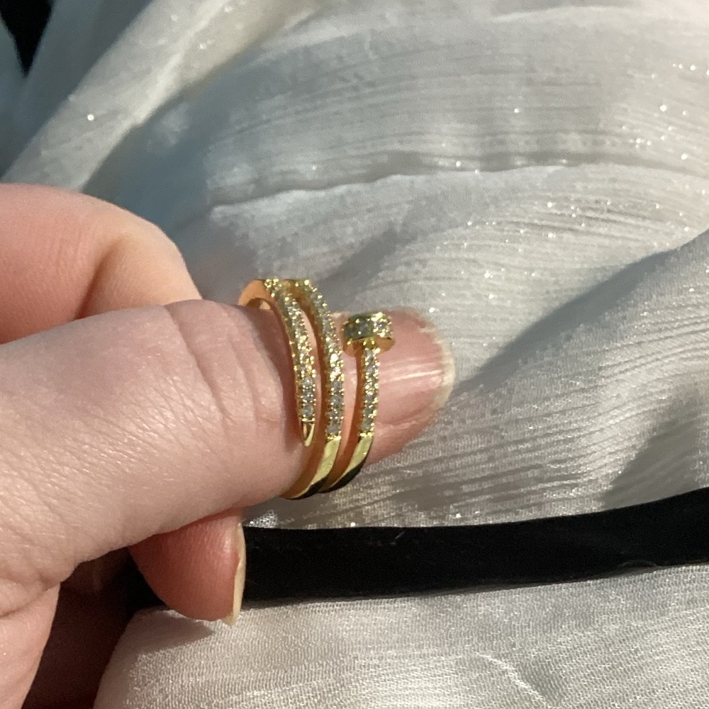💋💄18k Gold Polymer Sparkling Zircon Swirl Nail Ring - Picture 10 of 17